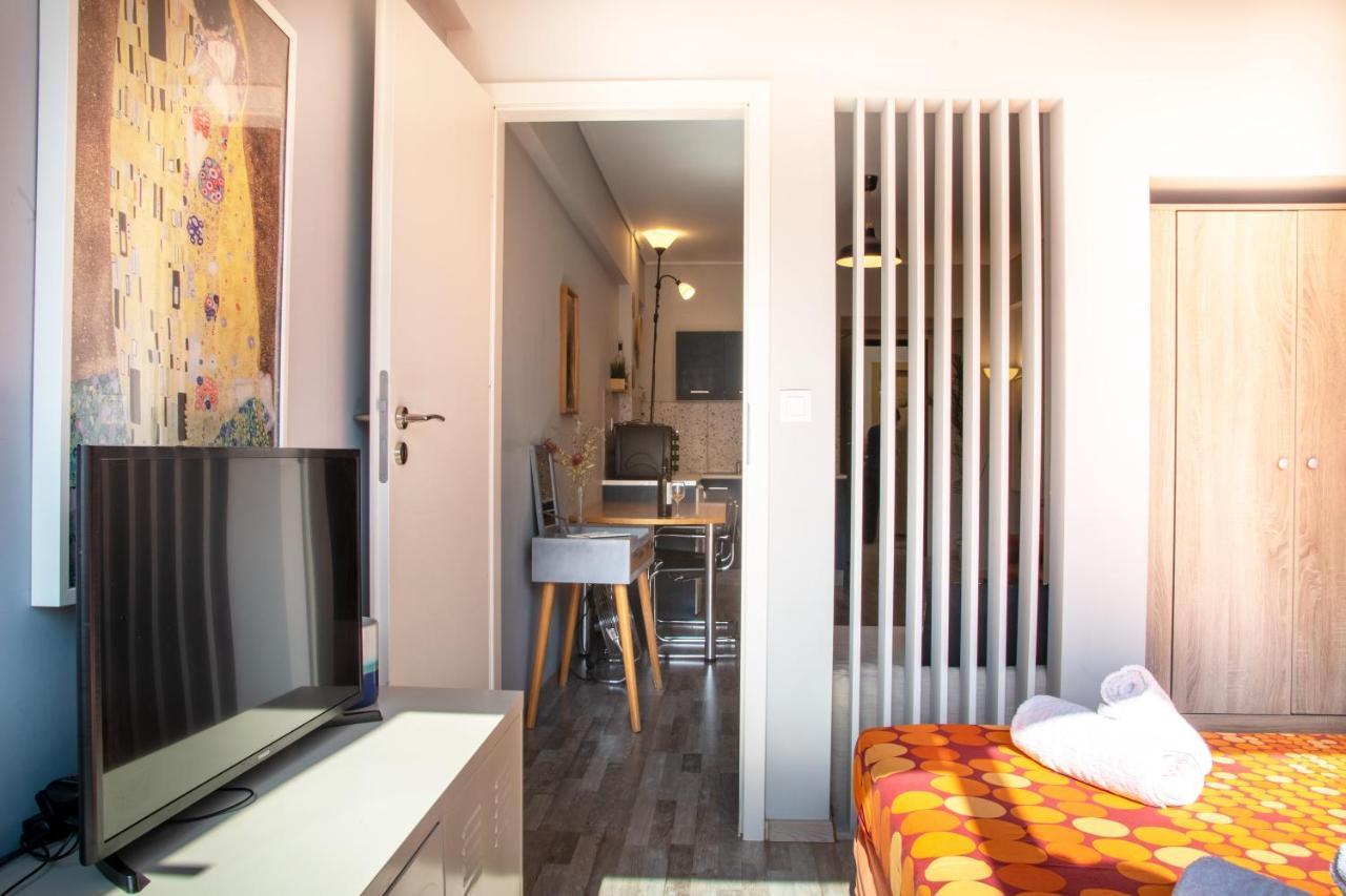 Ermou 18 Mosaics Boutique Apartment เอเธนส์ ภายนอก รูปภาพ